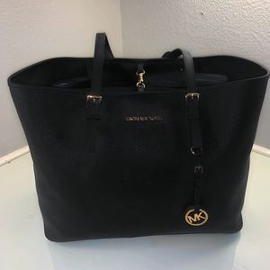 large black MK tote🖤